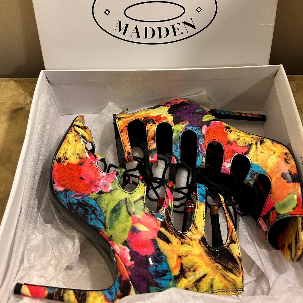 Steve Madden Multicolor Patent Gladiator (US 8.5) - Picture 8 of 9
